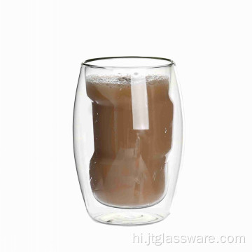 हैंडल के साथ ग्लास कप पीना